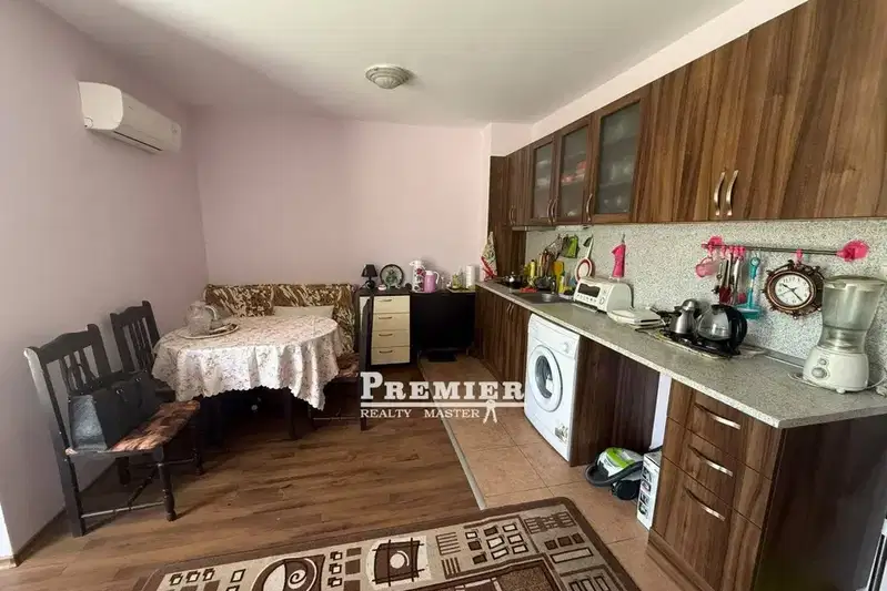 Studio apartment in Sveti Vlas with mountain view