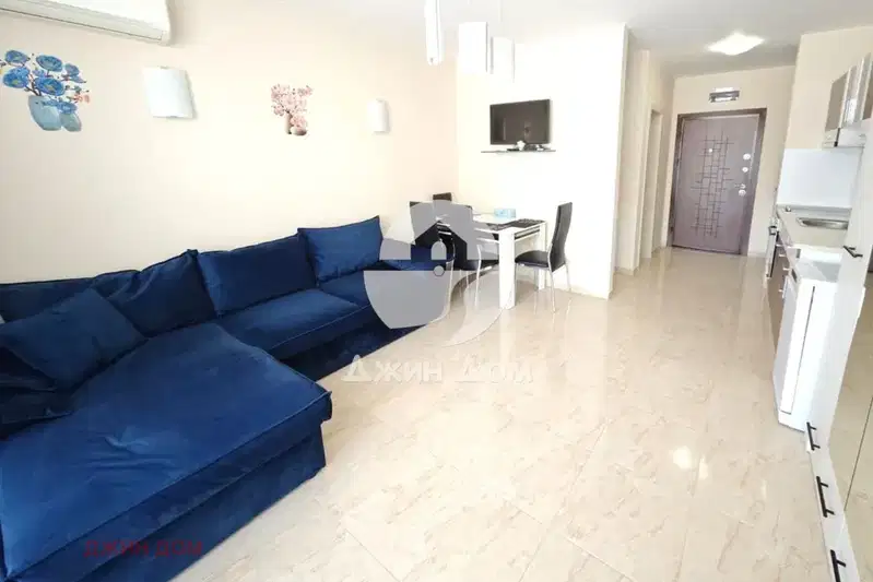 One-room apartment in Sveti Vlas with terrace and security