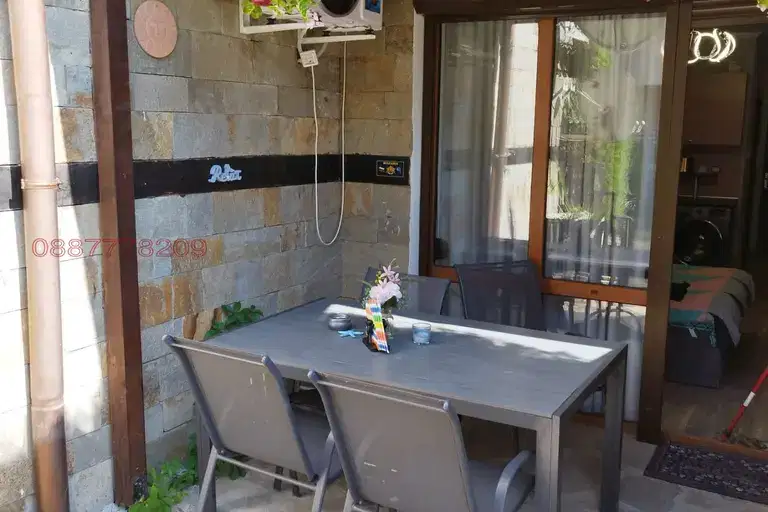 Studio apartment with large terrace in Sveti Vlas, Pod Yurta