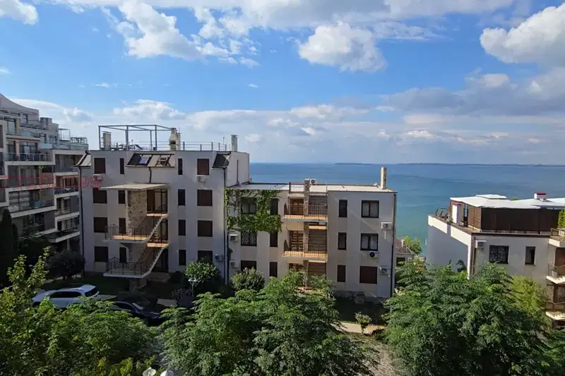 Двустаен апартамент с гледка към морето в Свети Влас