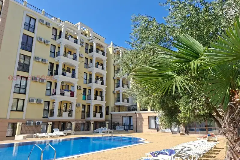 Two-room apartment in Sveti Vlas with terrace and video surveillance