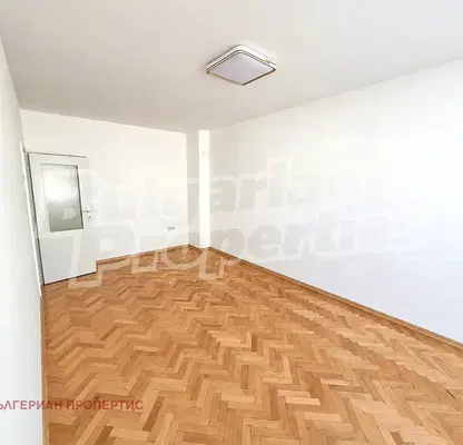 Photo 2 — Three-room apartment with terrace in the centre of Tryavna