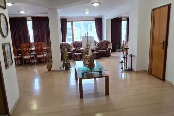 4-bedroom apartment in Tyrgovishte, Borovec