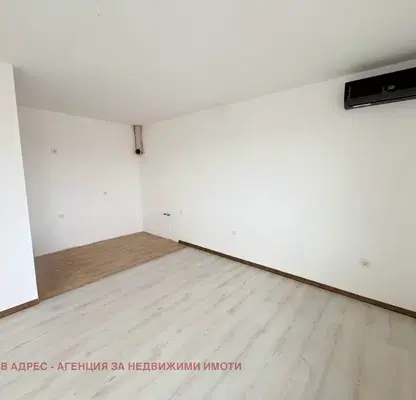 Снимка 5 — Двустаен апартамент в Център, Търговище с тераса и гледка