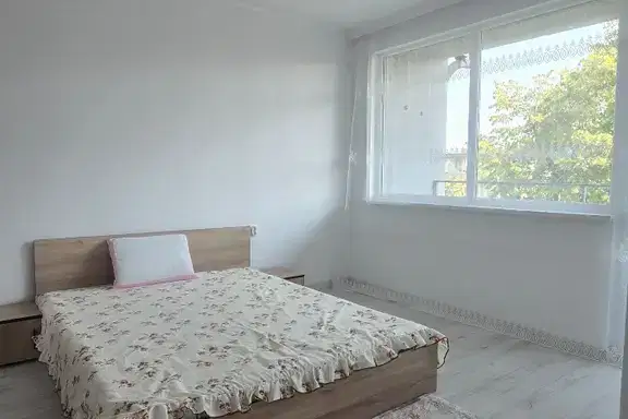 3-bedroom apartment in Tyrgovishte, Centyr