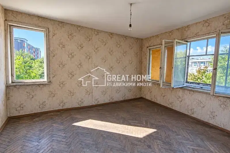 3-bedroom apartment in Tyrgovishte, Centyr