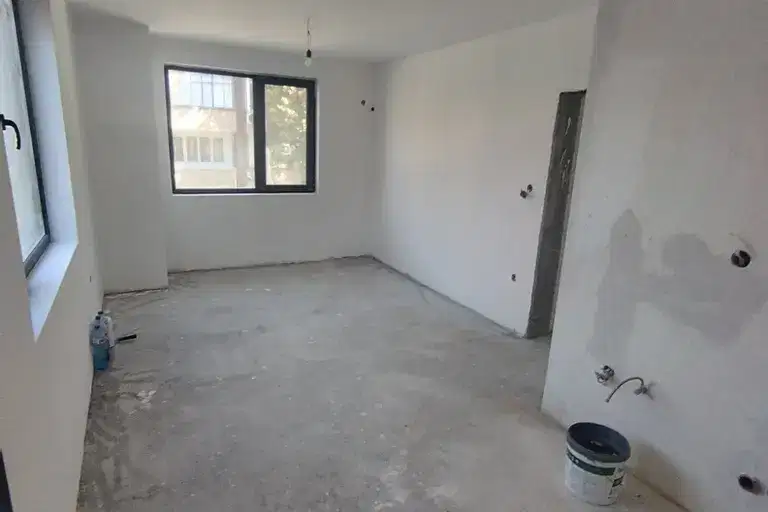 3-bedroom apartment in Tyrgovishte, Centyr