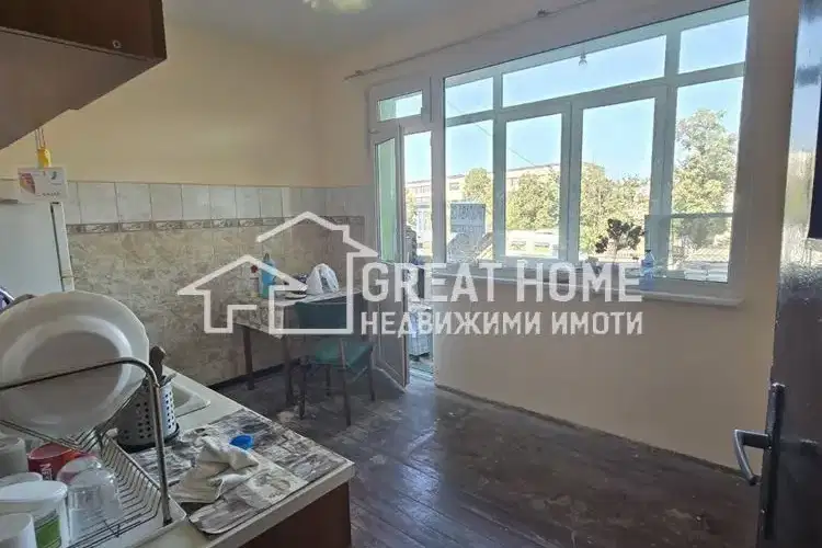 4-bedroom apartment in Tyrgovishte, Centyr