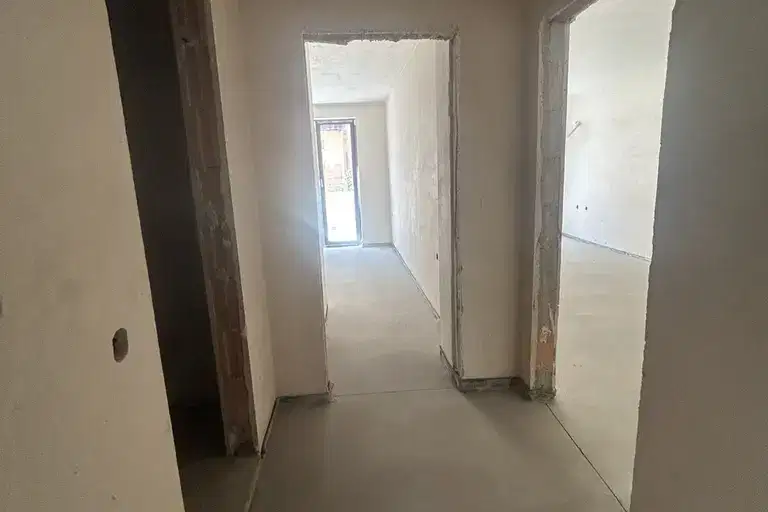 Two-room apartment on the ground floor in Varosha district, Targovishte