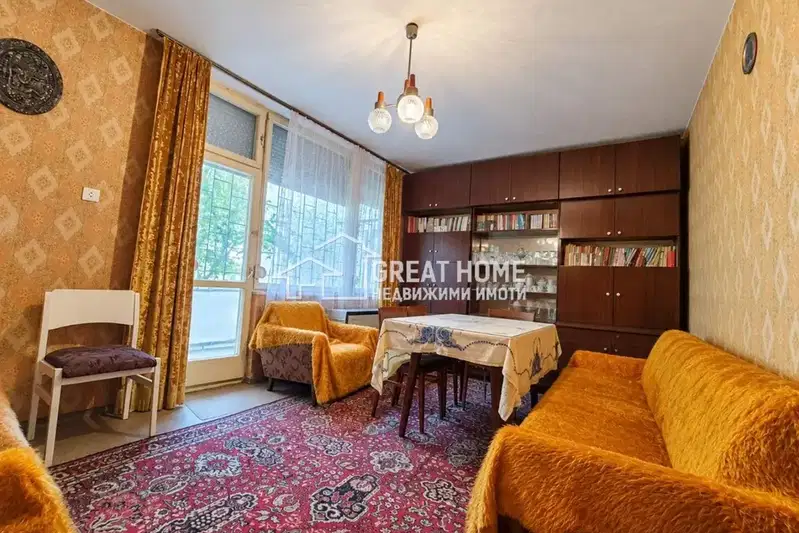 4-bedroom apartment in Tyrgovishte, Varosha