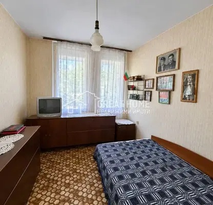 Снимка 2 — 4-стаен апартамент в Търговище, Вароша с три тераси