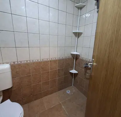 Снимка 5 — Двустаен апартамент с тераса в кв. Вароша, Търговище