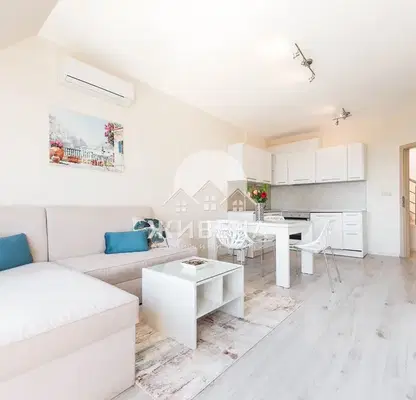 Photo 4 — Two-room apartment with large terrace in Asparuhovo, Varna