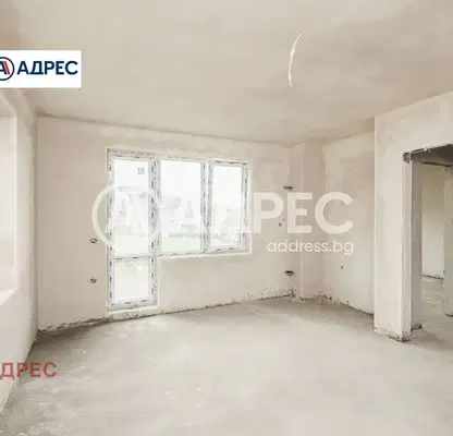 Снимка 2 — Двустаен апартамент в Аспарухово с тераса и паркомясто