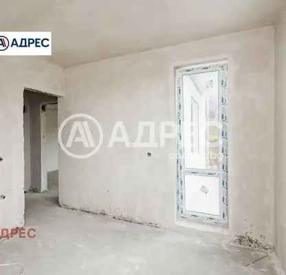 Снимка 4 — Двустаен апартамент в Аспарухово с тераса и паркомясто
