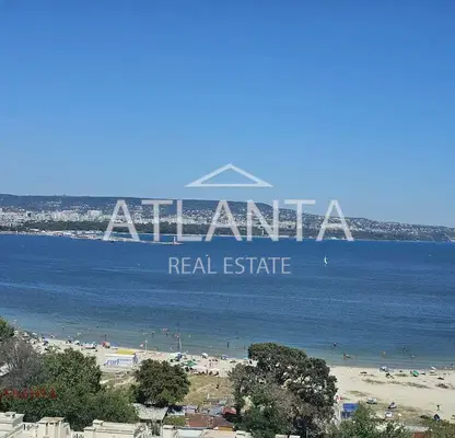 Photo 3 — Three-room apartment with large terrace and sea view in Asparuhovo