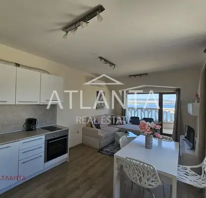 Photo 5 — Three-room apartment with large terrace and sea view in Asparuhovo