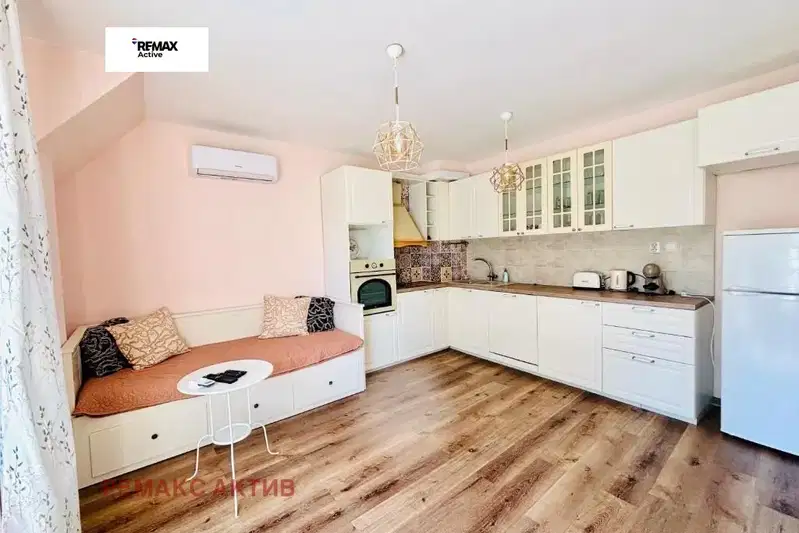 Three-room apartment with balcony in Asparuhovo, Varna