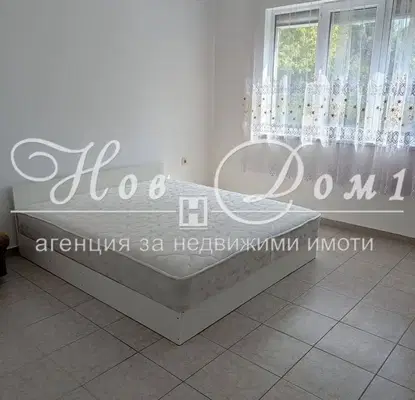 Снимка 2 — 4-стаен апартамент в Автогара, Варна на първи етаж