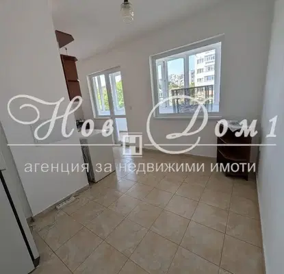 Снимка 5 — 4-стаен апартамент в Автогара, Варна на първи етаж