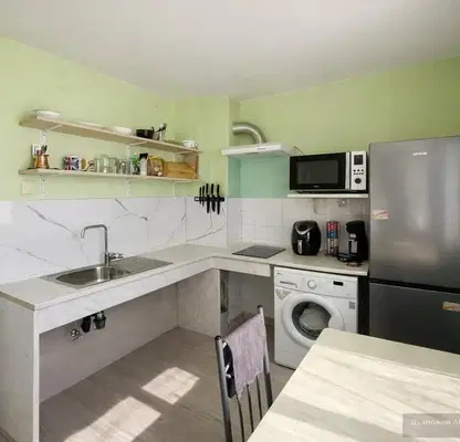 Photo 3 — Three-room apartment in Bazar Levski, Varna, with elevator