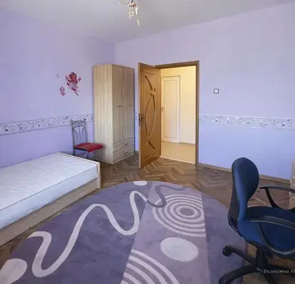 Photo 4 — Three-room apartment in Bazar Levski, Varna, with elevator