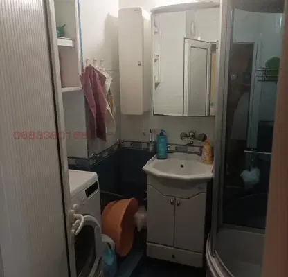 Photo 3 — Three-room apartment in Bazar Levski, Varna on the 3rd floor