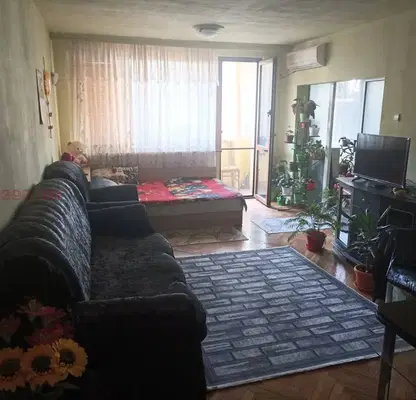 Photo 5 — Three-room apartment in Bazar Levski, Varna on the 3rd floor