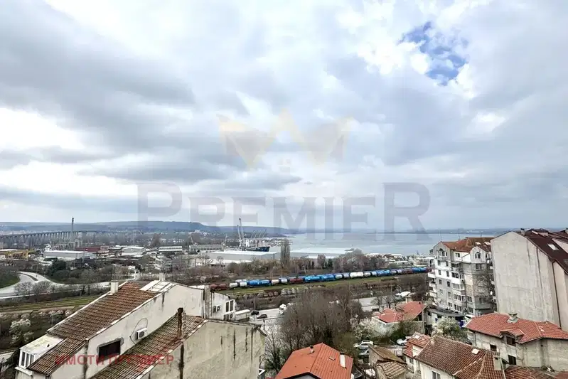 Three-room apartment with terrace in Business Hotel, Varna