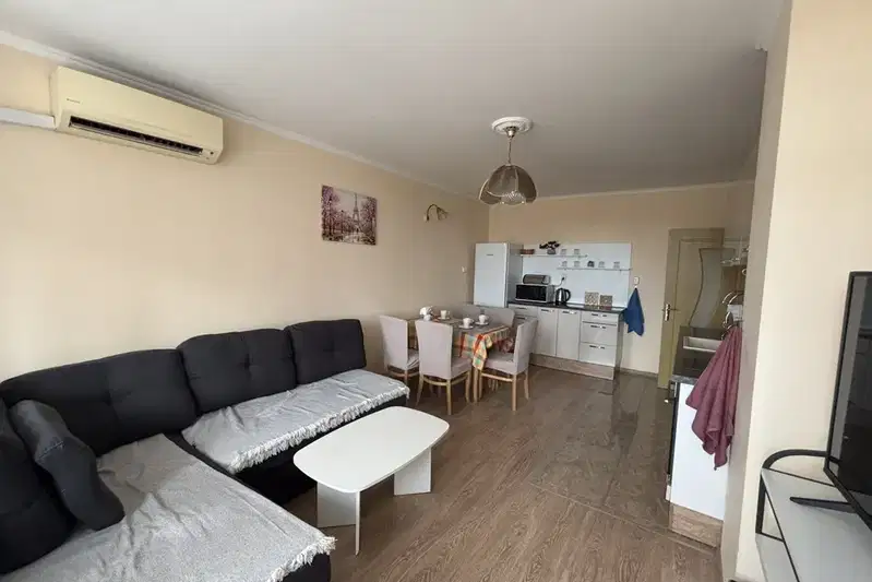 Three-room apartment with south terrace in Business Hotel, Varna