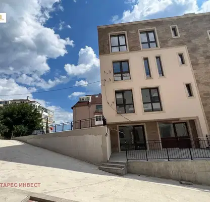 Photo 2 — Three-room apartment in Briz, Varna with new-build