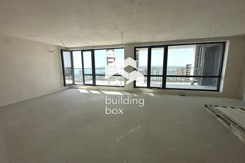 Four-room apartment in Briz with sea view