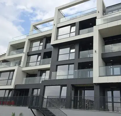 Снимка 4 — Просторен 4-стаен апартамент с панорамна тераса в Бриз, Варна