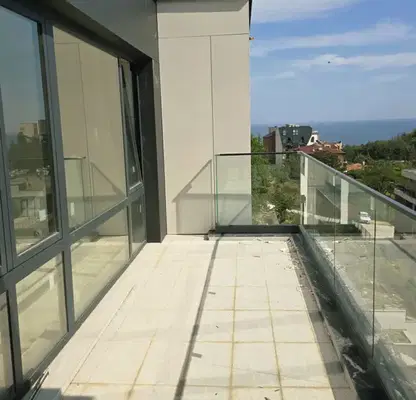 Снимка 2 — Четиристаен апартамент с морска панорама в Бриз, Варна