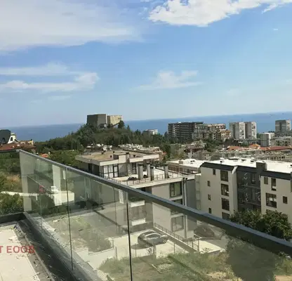 Снимка 5 — Четиристаен апартамент с морска панорама в Бриз, Варна