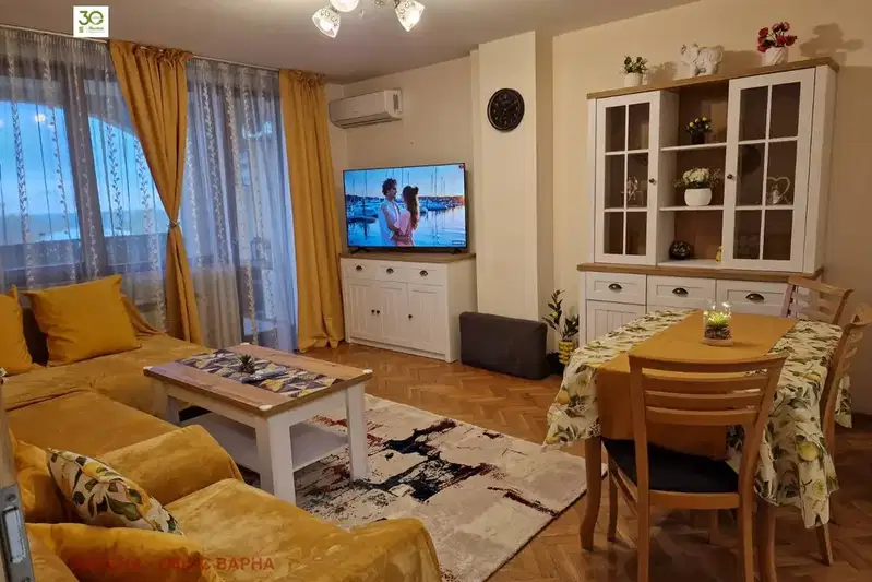 Двустаен апартамент във Варна, Бриз