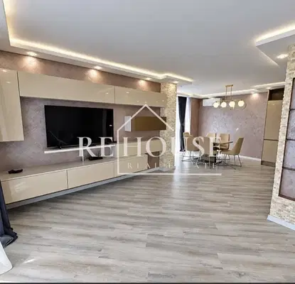 Снимка 4 — Двустаен апартамент с морска панорама в Бриз, Варна