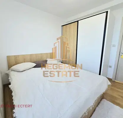 Photo 5 — Three-room apartment with two terraces in Central Post, Varna