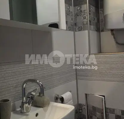 Снимка 2 — Тристаен апартамент в Централна поща, Варна с две тераси