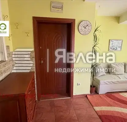 Снимка 2 — Двустаен апартамент в Централна поща, Варна с тераса