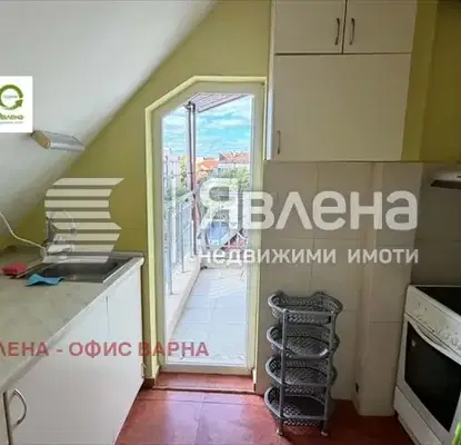Снимка 3 — Двустаен апартамент в Централна поща, Варна с тераса