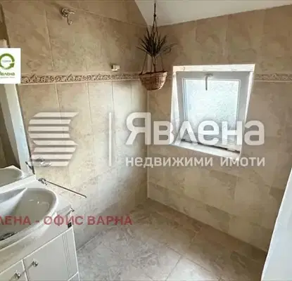 Снимка 5 — Двустаен апартамент в Централна поща, Варна с тераса