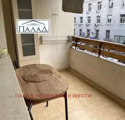 Снимка 4 — Тристаен апартамент с тераса в Центъра на Варна