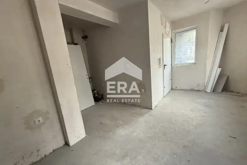 One-room apartment in Center, Varna with parking space