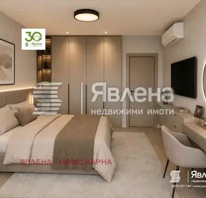 Снимка 2 — Двустаен апартамент с тераса в Център, Варна