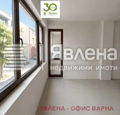 Снимка 5 — Двустаен апартамент с тераса в Център, Варна