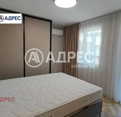 Снимка 2 — Двустаен апартамент в Център на Варна с асансьор и паркинг
