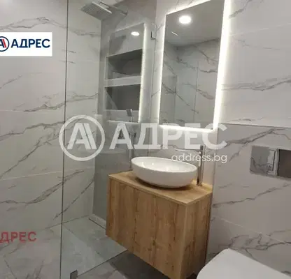 Снимка 4 — Двустаен апартамент в Център на Варна с асансьор и паркинг