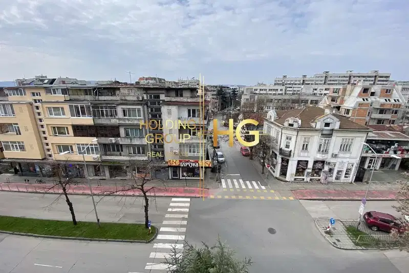 Three-room apartment in Center, Varna with large terrace