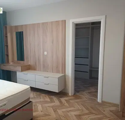Photo 4 — Three-room apartment in Center, Varna with balcony and parking space